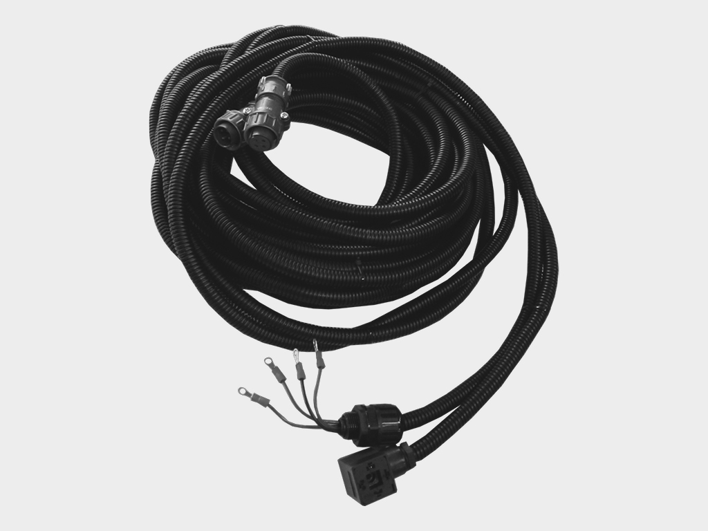 Boshqaruv bloki uchun ulanish (ulanish kabelining uzunligini yordamchi orqali tanlash kerak).